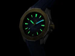 TAG Heuer Aquaracer Professional 200><noscript><img width=