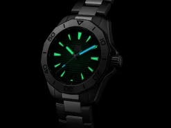 TAG Heuer Aquaracer Professional 200><noscript><img width=